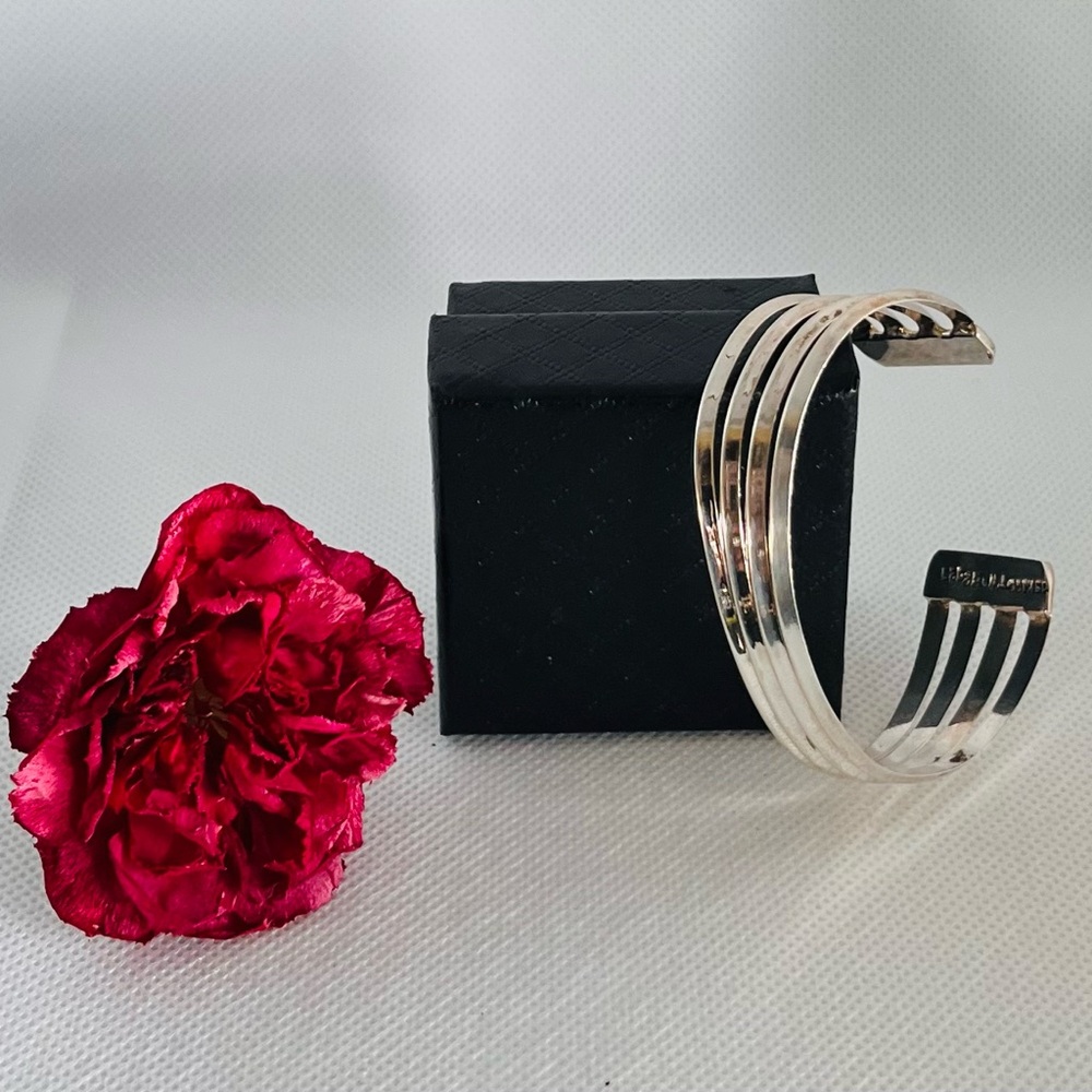 Elegant “Mexico” Silver Cuff Bracelet - Like New! 🌹